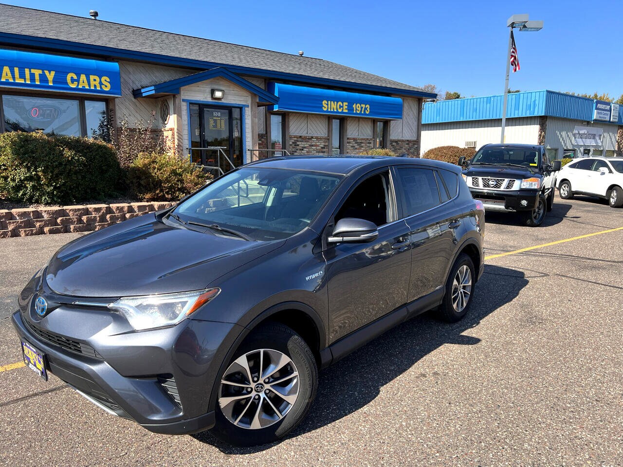 2018 Toyota RAV4 Hybrid LE photo 2