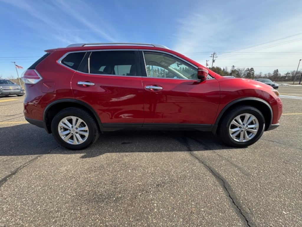 Used 2016 Nissan Rogue SV SUV