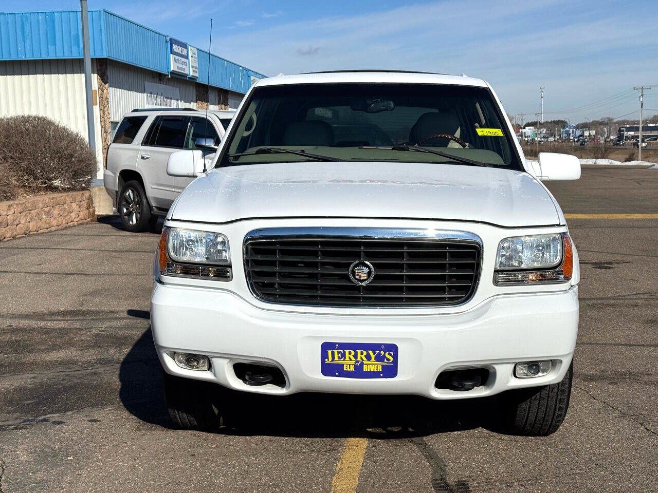 2000 Cadillac Escalade Base photo 2