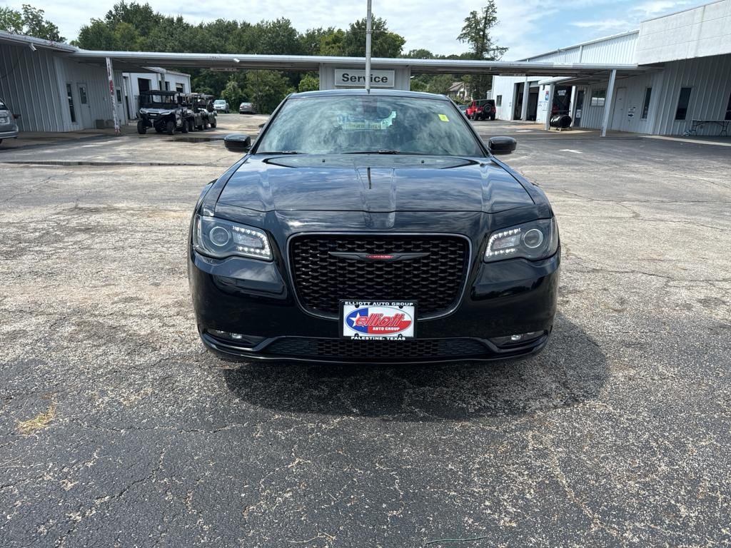 Used 2022 Chrysler 300 S with VIN 2C3CCABG9NH130905 for sale in Mount Pleasant, TX