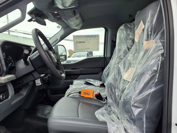 2025 Ford F-600 Super Duty Chassis Cab XL - Photo 11