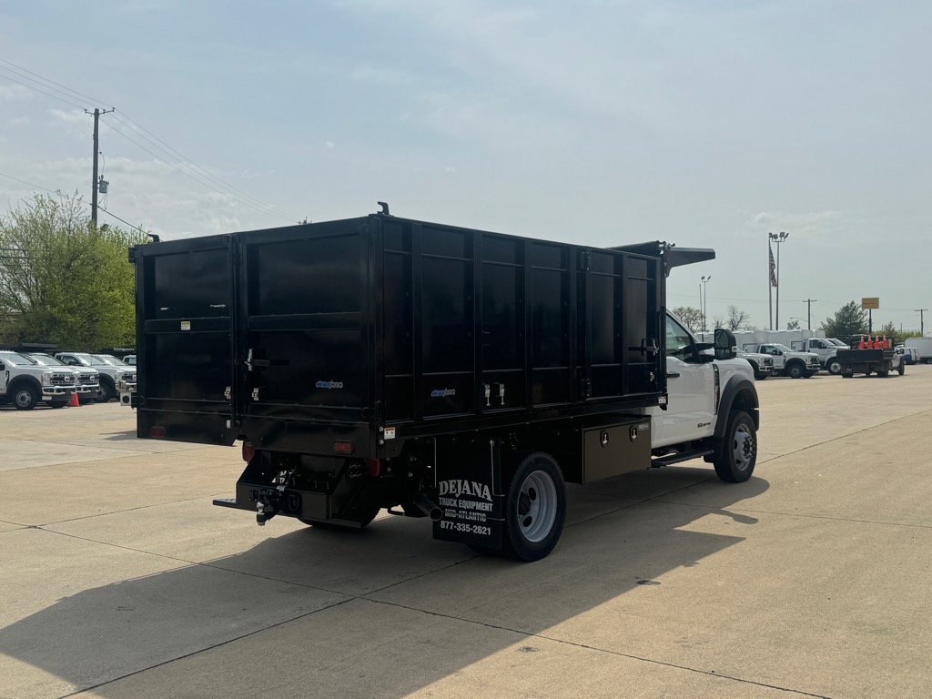 2024 Ford F-550 photo 2