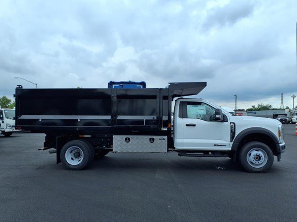 2025 Ford F-600 Super Duty Chassis Cab XL - Photo 2