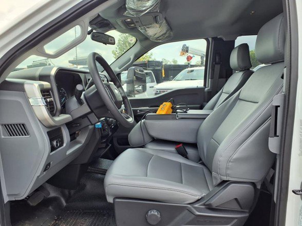 2024 Ford F-550 Super Duty Chassis Cab XL - Photo 24