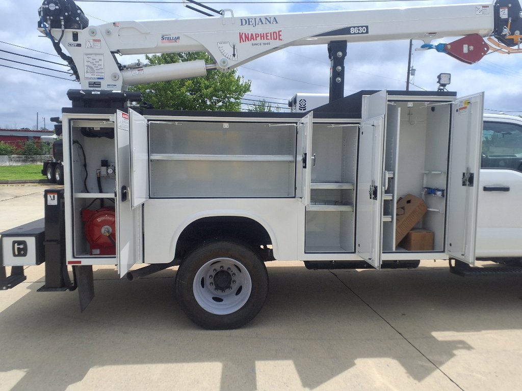 2024 Ford F-600 photo 4