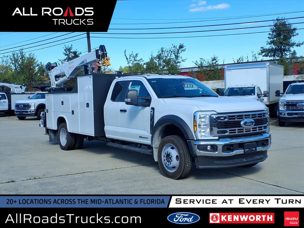 2025 Ford F-550 Super Duty Chassis Cab XL's photo