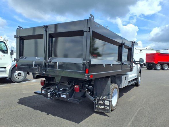2024 Ford F-550 Super Duty Chassis Cab XL - Photo 3