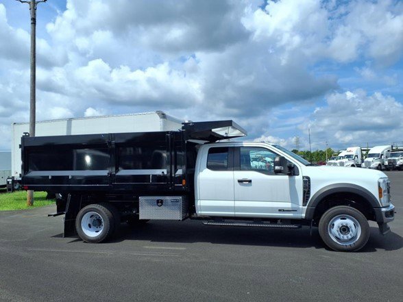 2024 Ford F-550 Super Duty Chassis Cab XL - Photo 2