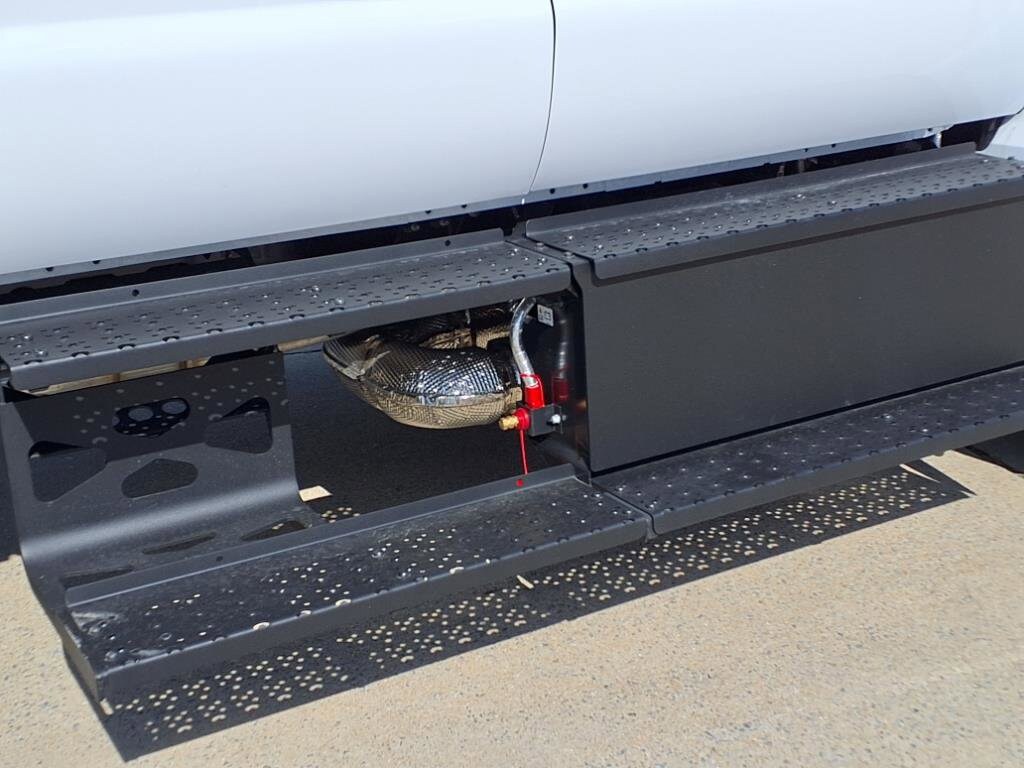 2026 Ford F-650 Base photo 2