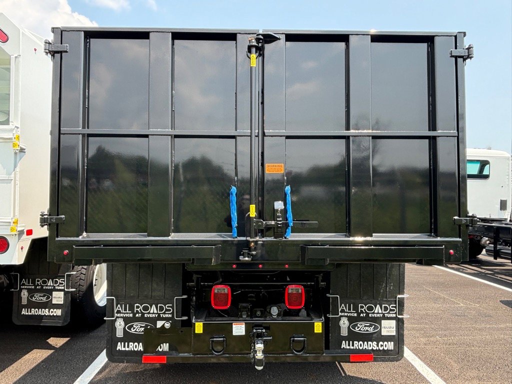 2025 Ford F-650 Base photo 3