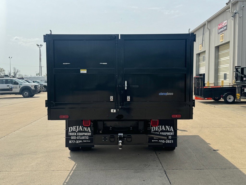 2024 Ford F-550 photo 3