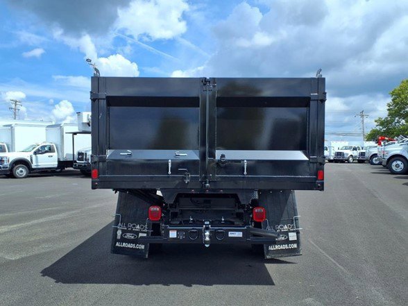 2024 Ford F-550 Super Duty Chassis Cab XL - Photo 4