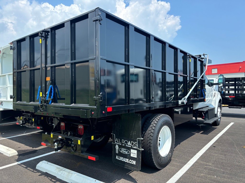 2025 Ford F-650 Base photo 2