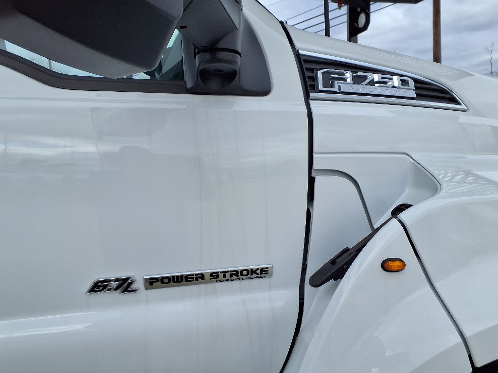 2025 Ford F-750 Base photo 3