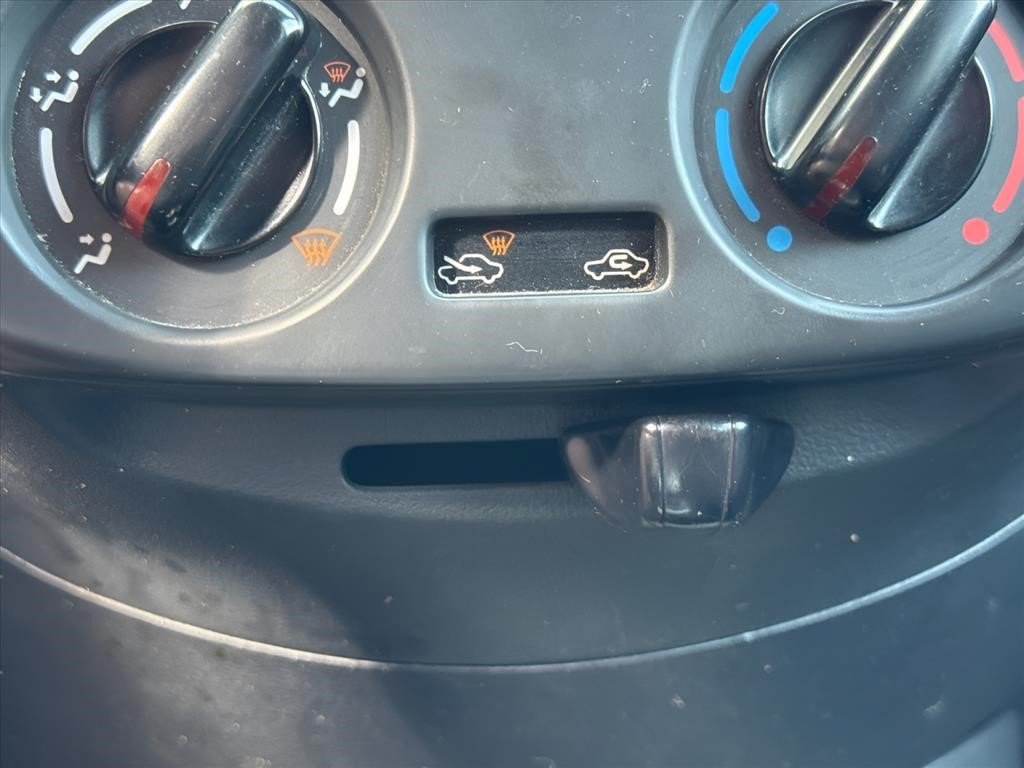 2016 Nissan Versa Sedan SV - Photo 12