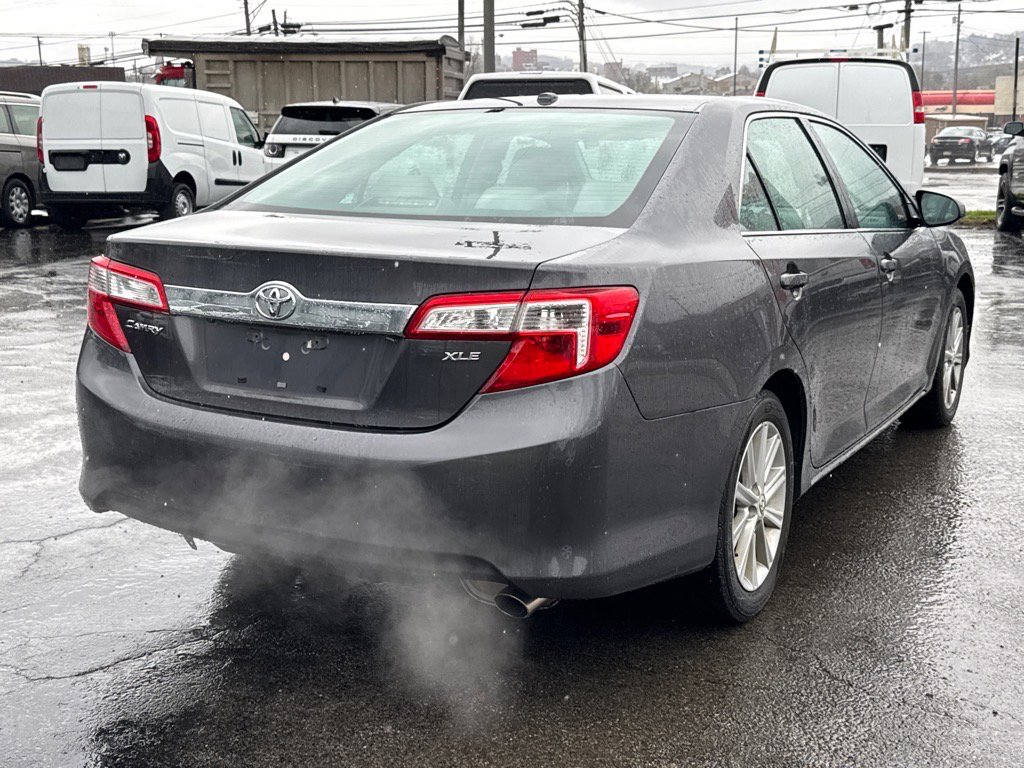 2012 Toyota Camry XLE photo 3