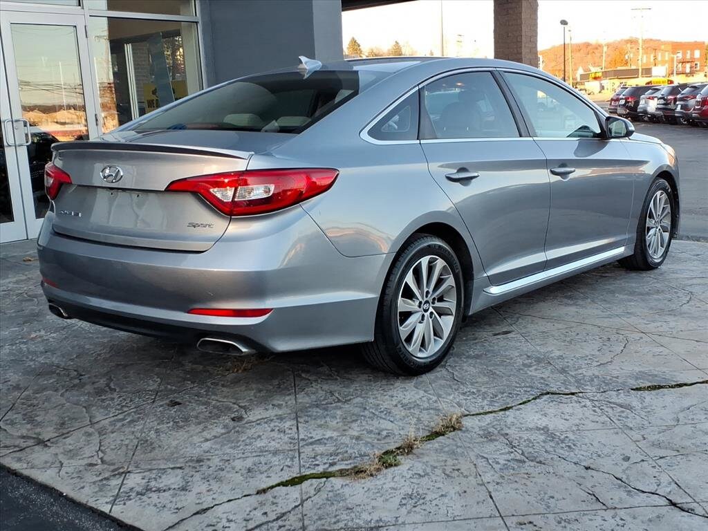 2015 Hyundai Sonata Sport photo 2