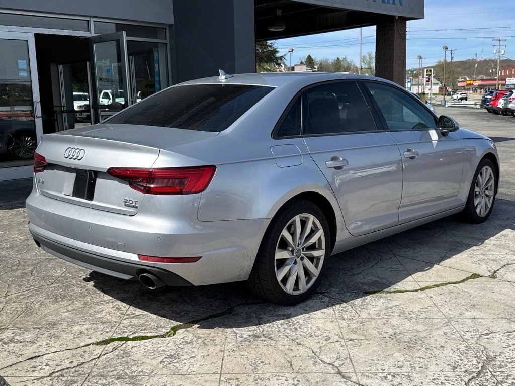 2017 Audi A4 2.0T Premium photo 3