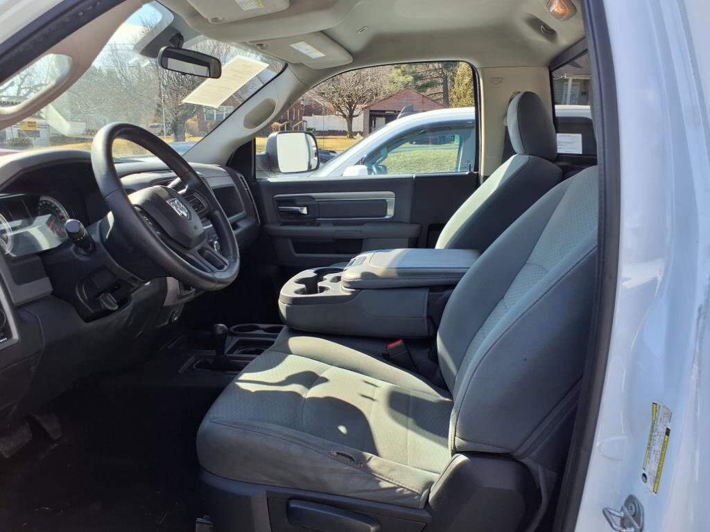2017 Ram 2500 Tradesman photo 3