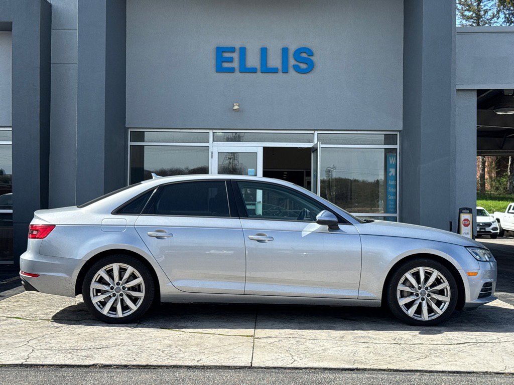 2017 Audi A4 2.0T Premium photo 2