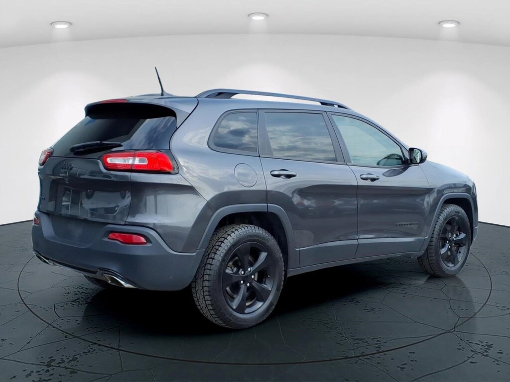Used 2016 Jeep Cherokee Latitude 4x4 SUV