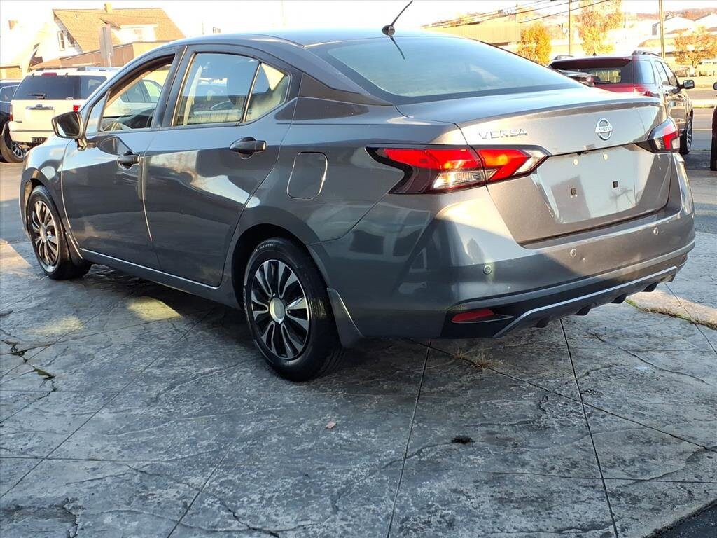 2020 Nissan Versa 1.6 S photo 3