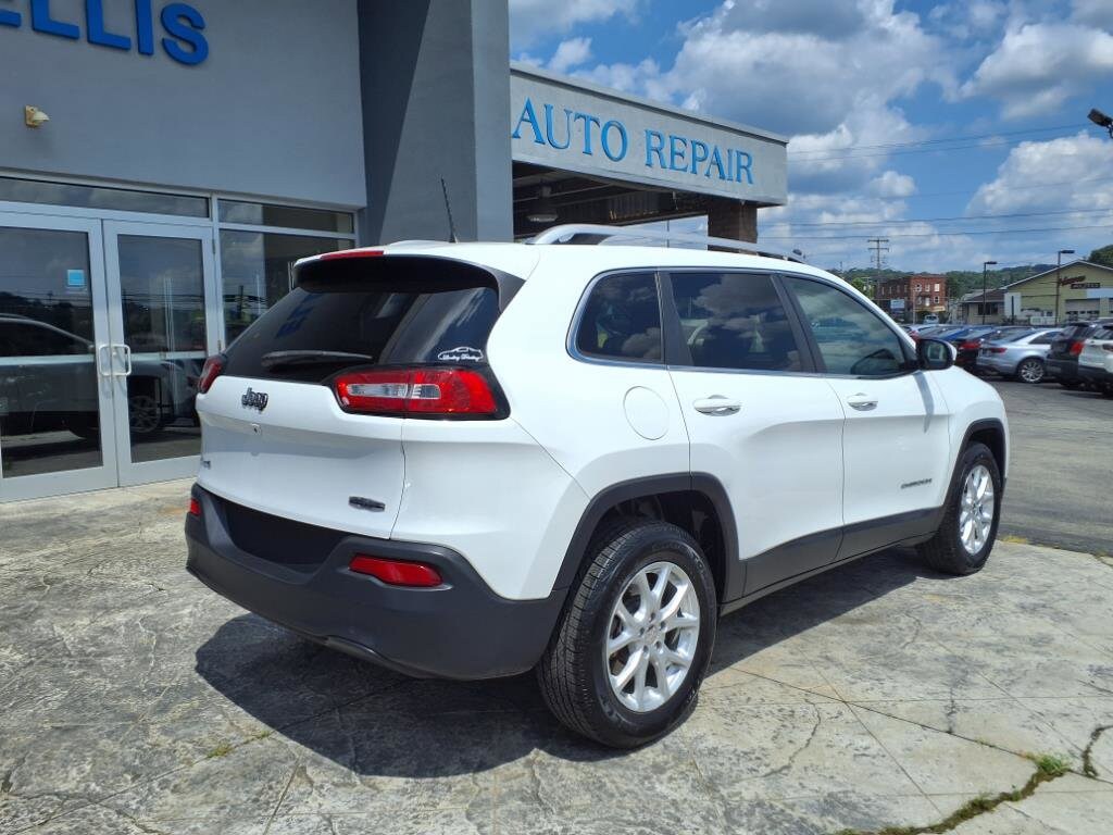 2017 Jeep Cherokee Latitude photo 3