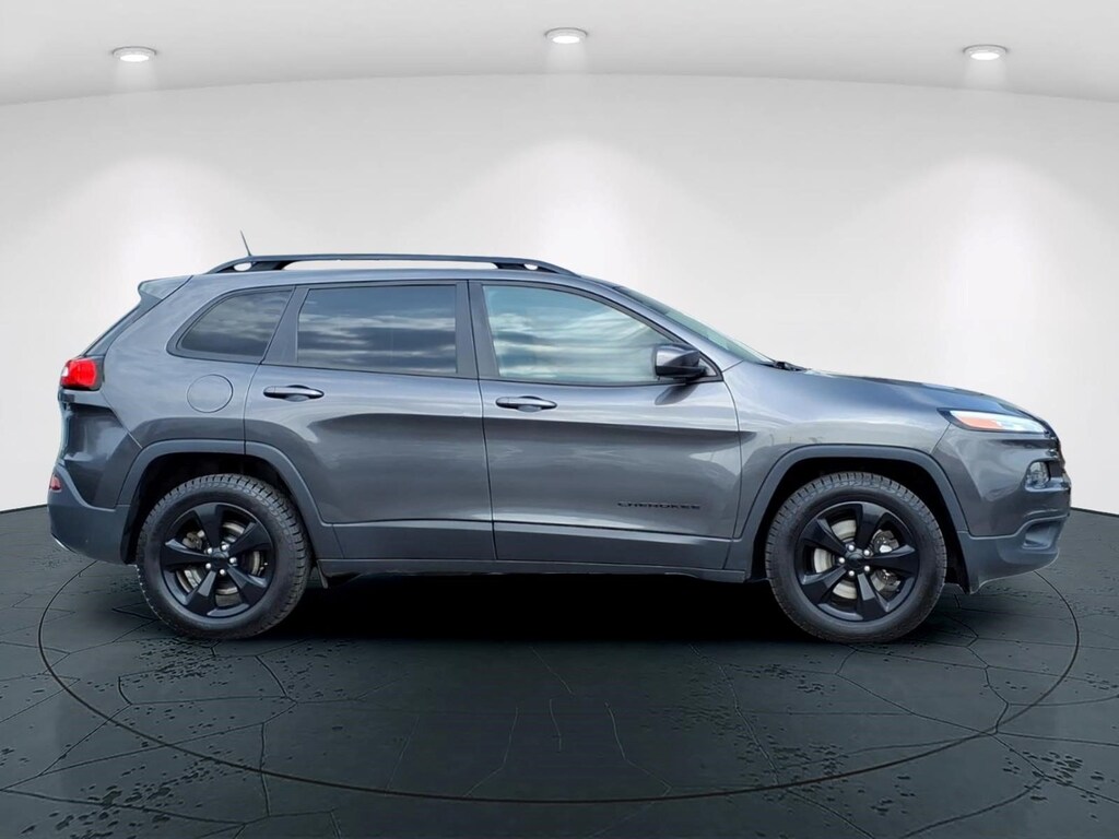 Used 2016 Jeep Cherokee Latitude 4x4 SUV