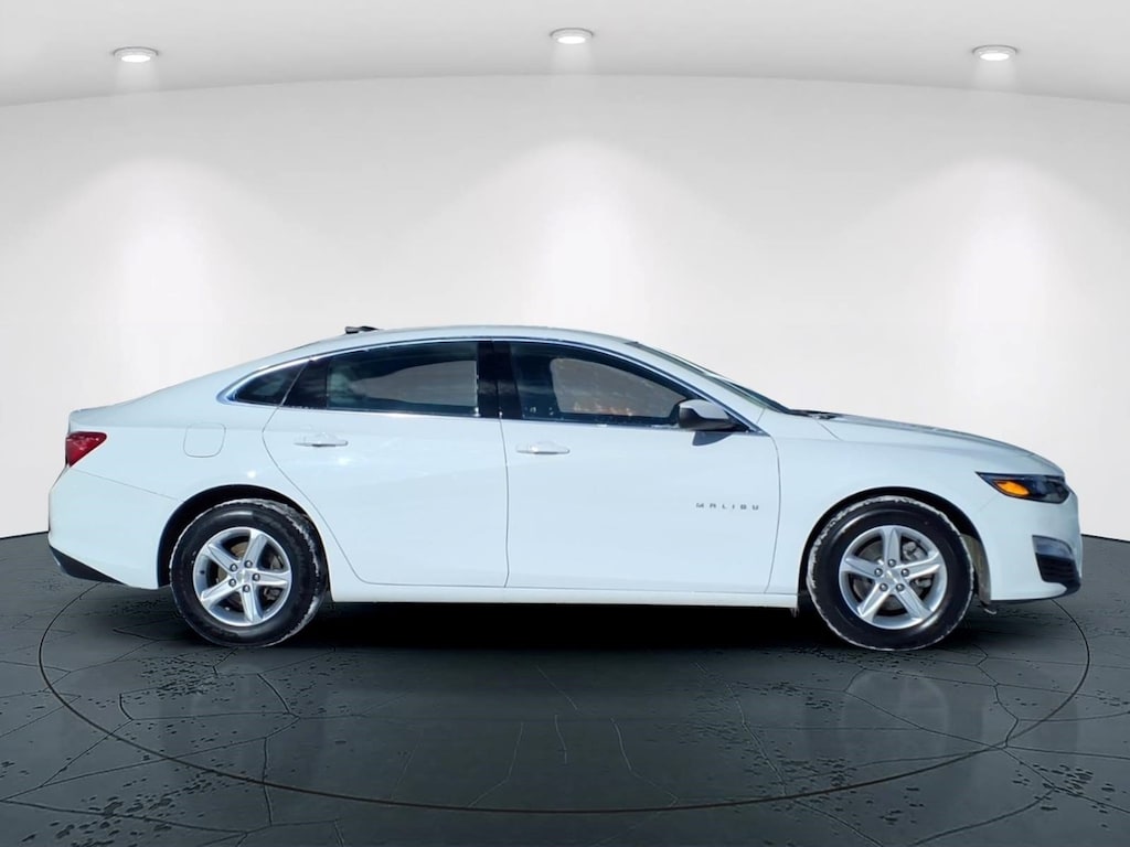 Used 2022 Chevrolet Malibu LS w/1FL Sedan