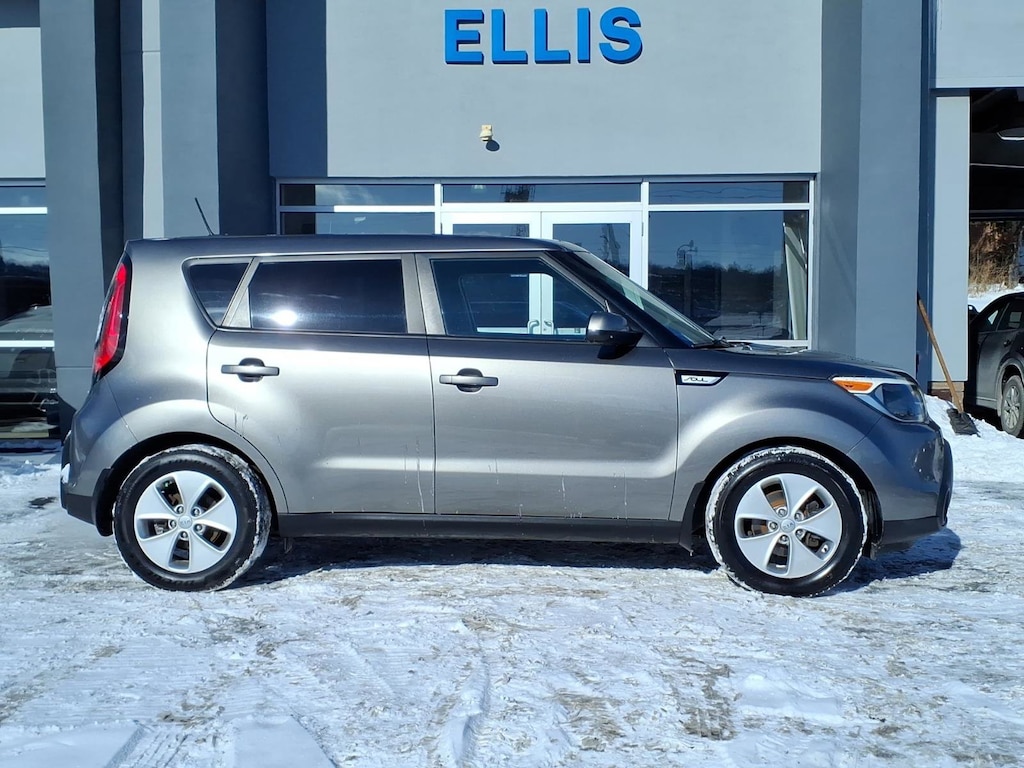 Used 2016 Kia Soul Base FWD Hatchback