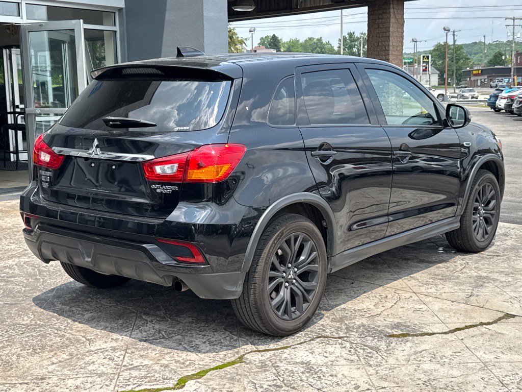 2019 Mitsubishi Outlander Sport LE photo 3