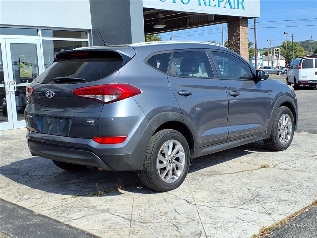 2016 Hyundai Tucson SE photo 3