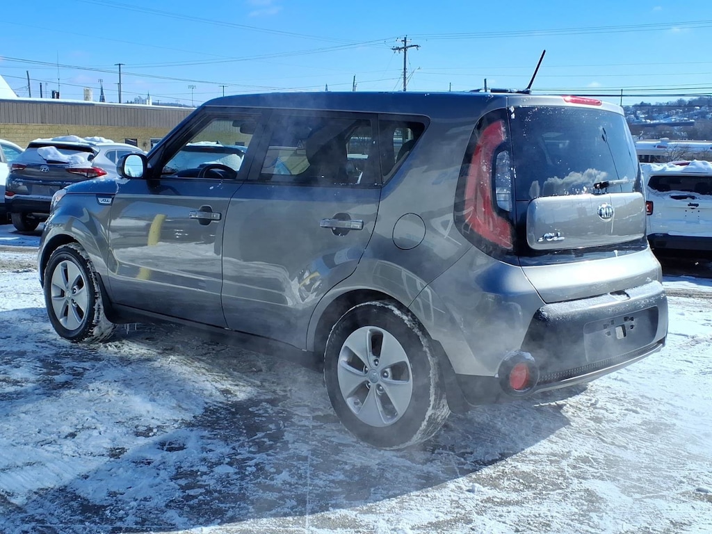 Used 2016 Kia Soul Base FWD Hatchback