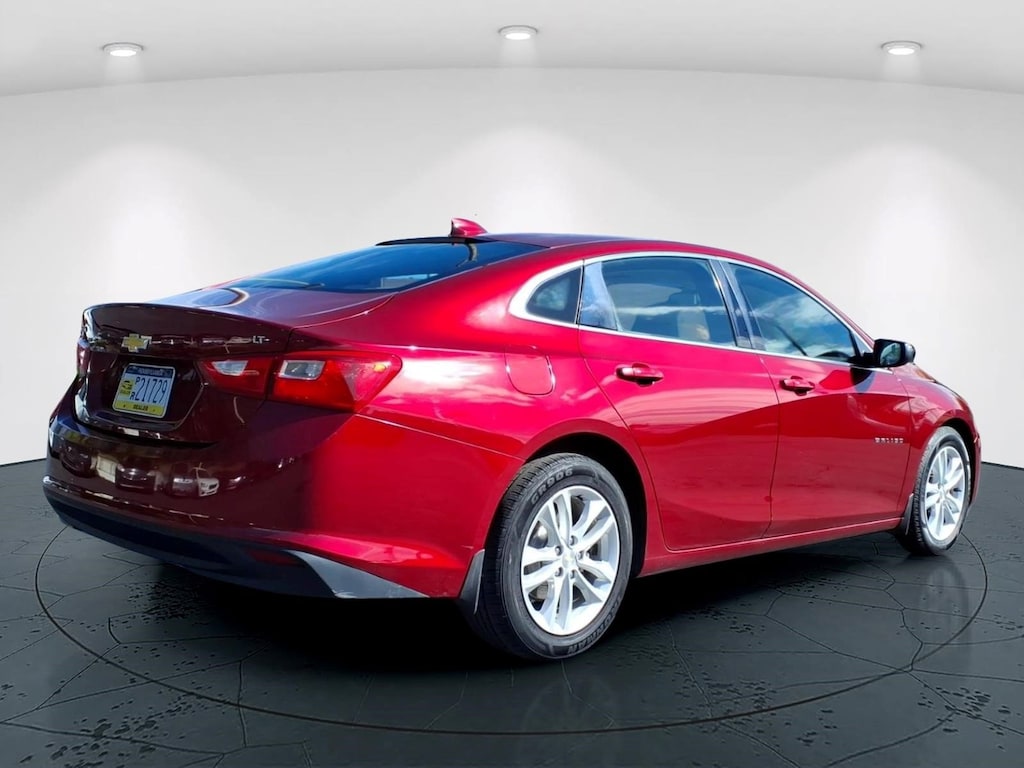 Used 2017 Chevrolet Malibu LT w/1LT Sedan