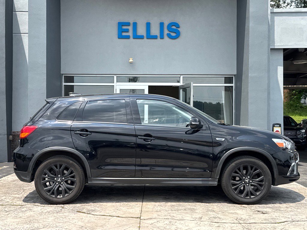 2019 Mitsubishi Outlander Sport LE photo 2
