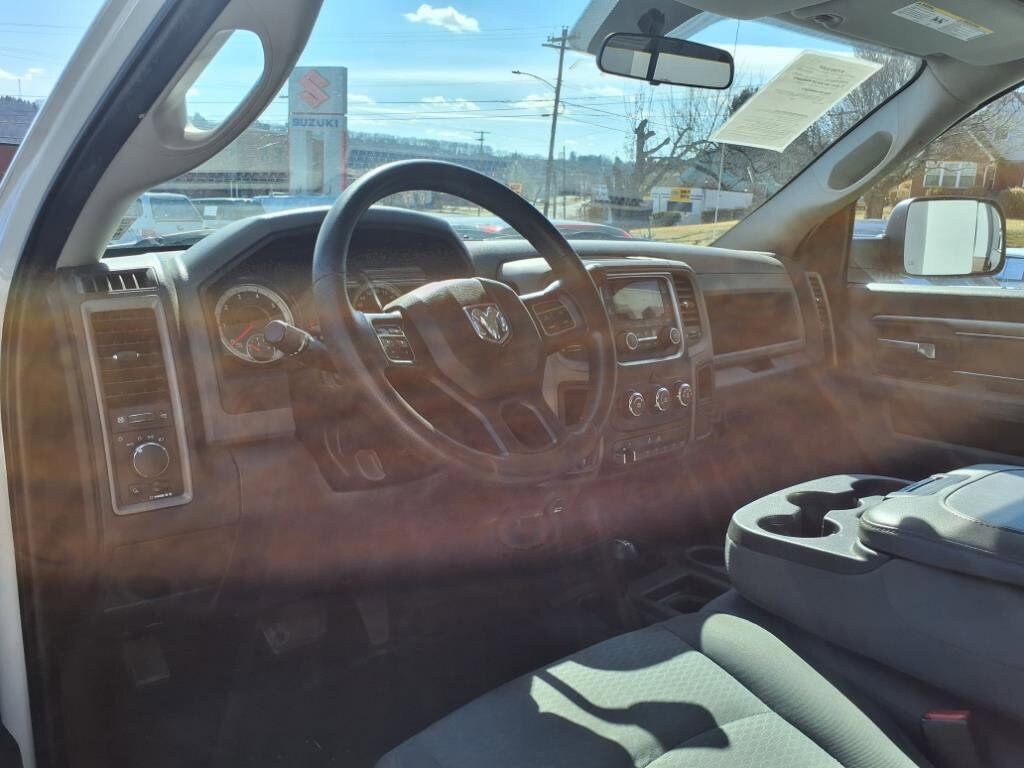 2017 Ram 2500 Tradesman photo 4