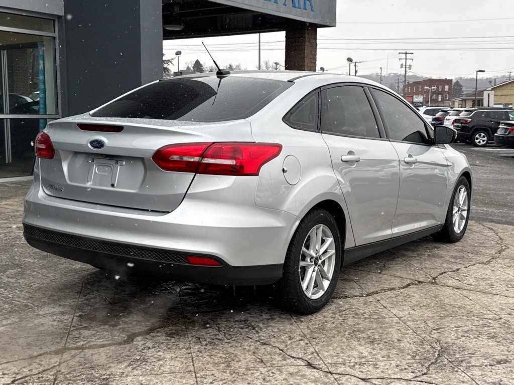 2018 Ford Focus SE photo 3