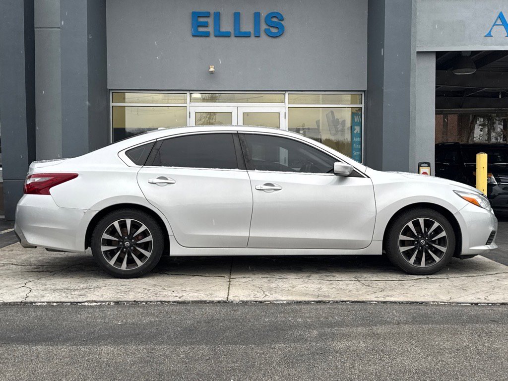 2018 Nissan Altima 2.5 SV photo 2