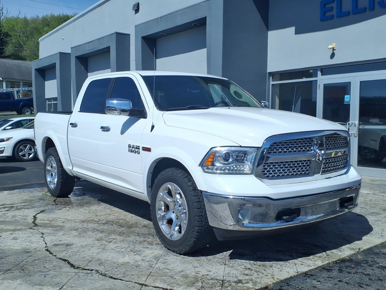 2018 RAM 1500 Laramie 4x4 Crew Cab 5'7's photo