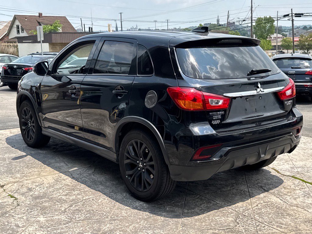 2019 Mitsubishi Outlander Sport LE photo 4