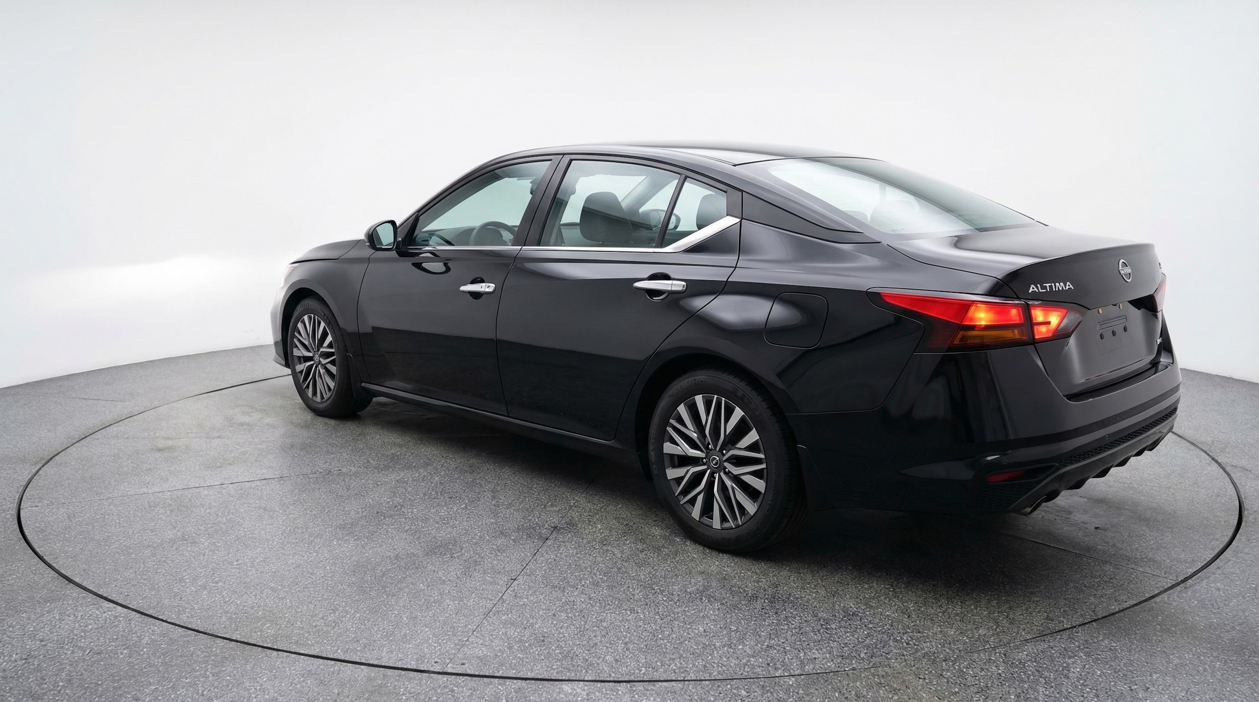 Thumbnail: 2025 Nissan Altima - 5