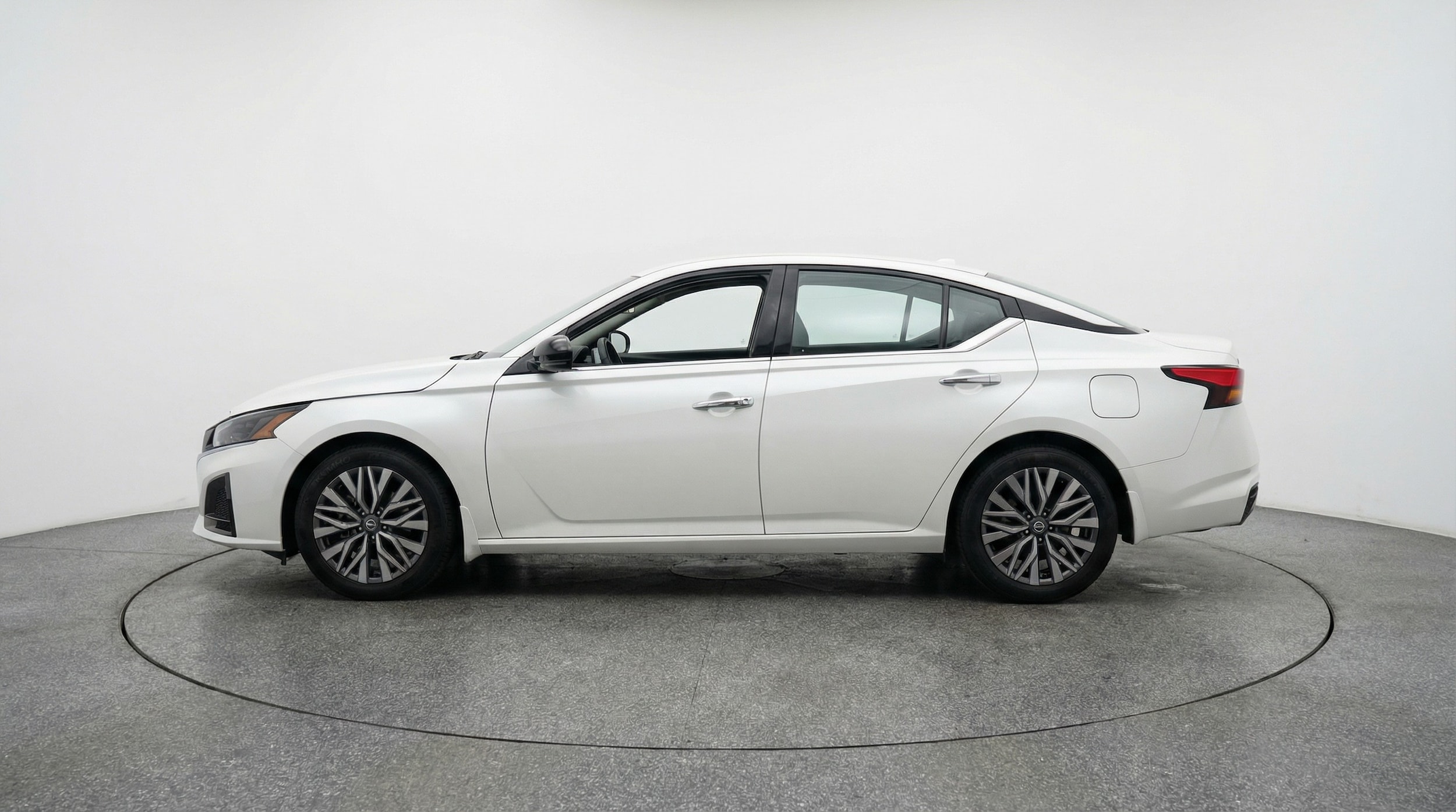 Thumbnail: 2025 Nissan Altima - 4