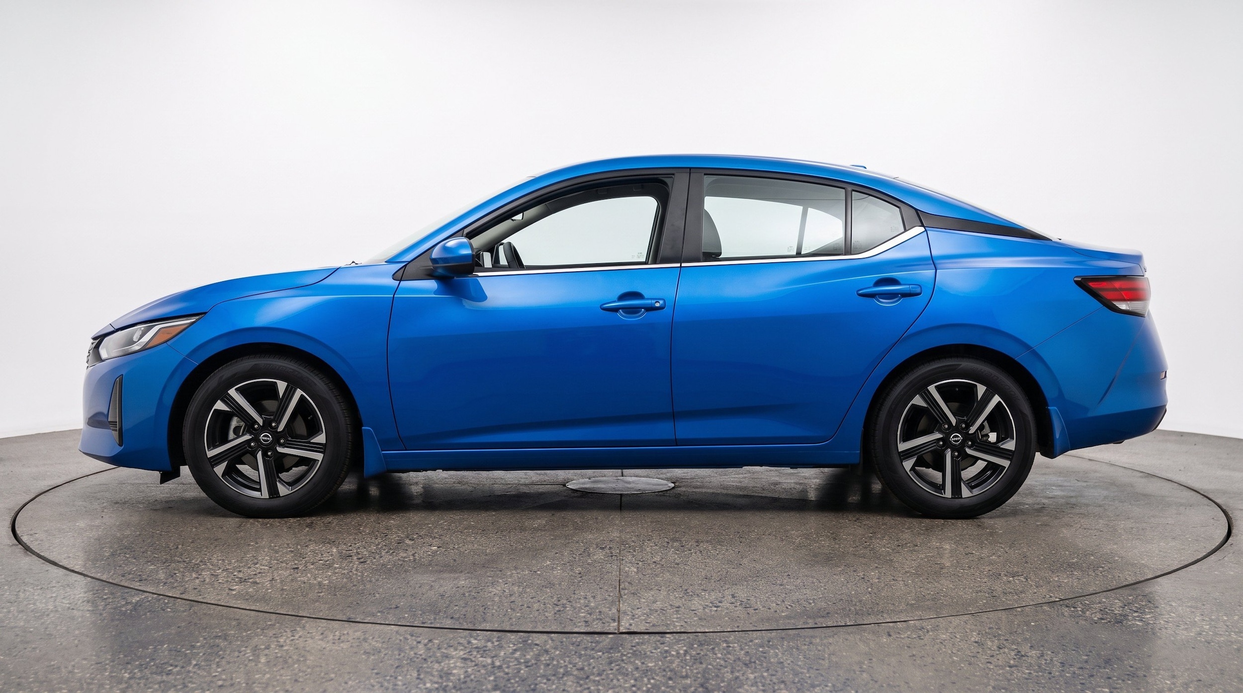Thumbnail: 2025 Nissan Sentra - 5