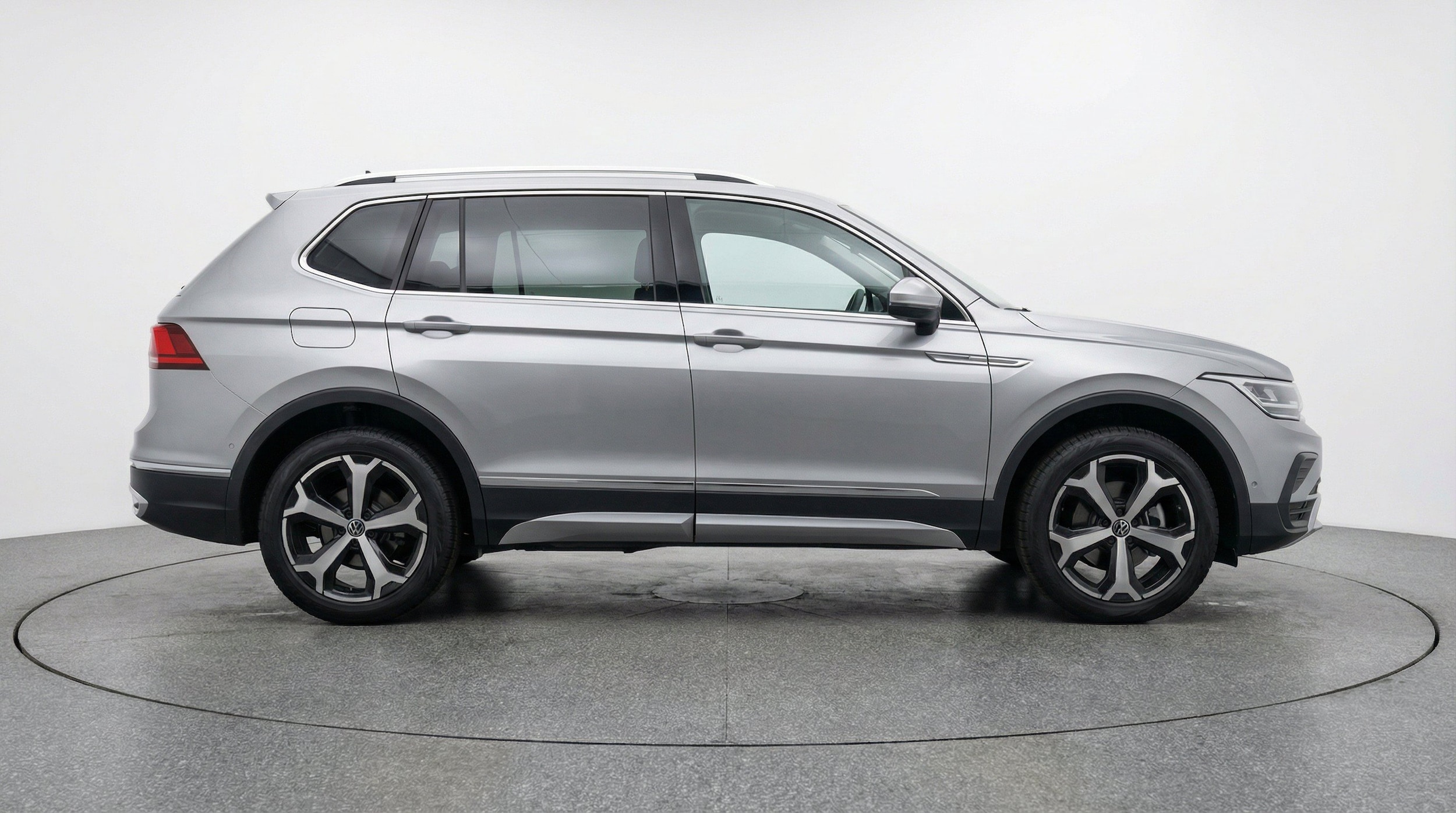 Thumbnail: 2026 Volkswagen Tiguan - 11