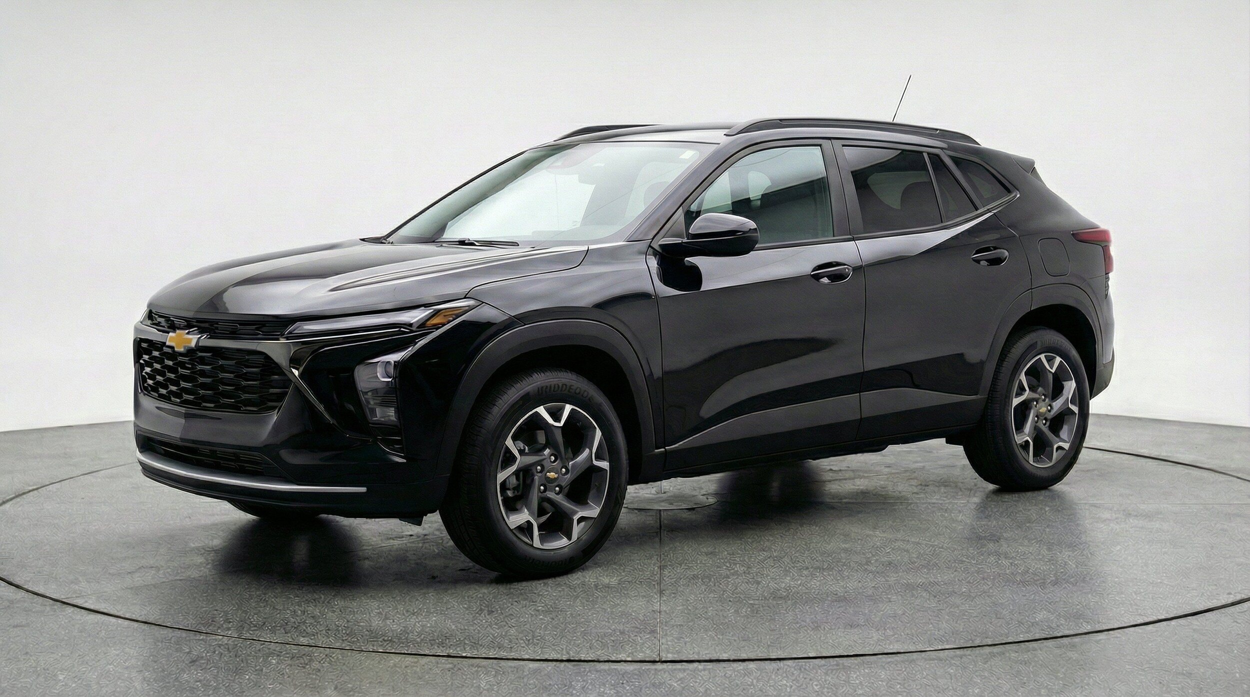 Thumbnail: 2025 Chevrolet Trax - 3