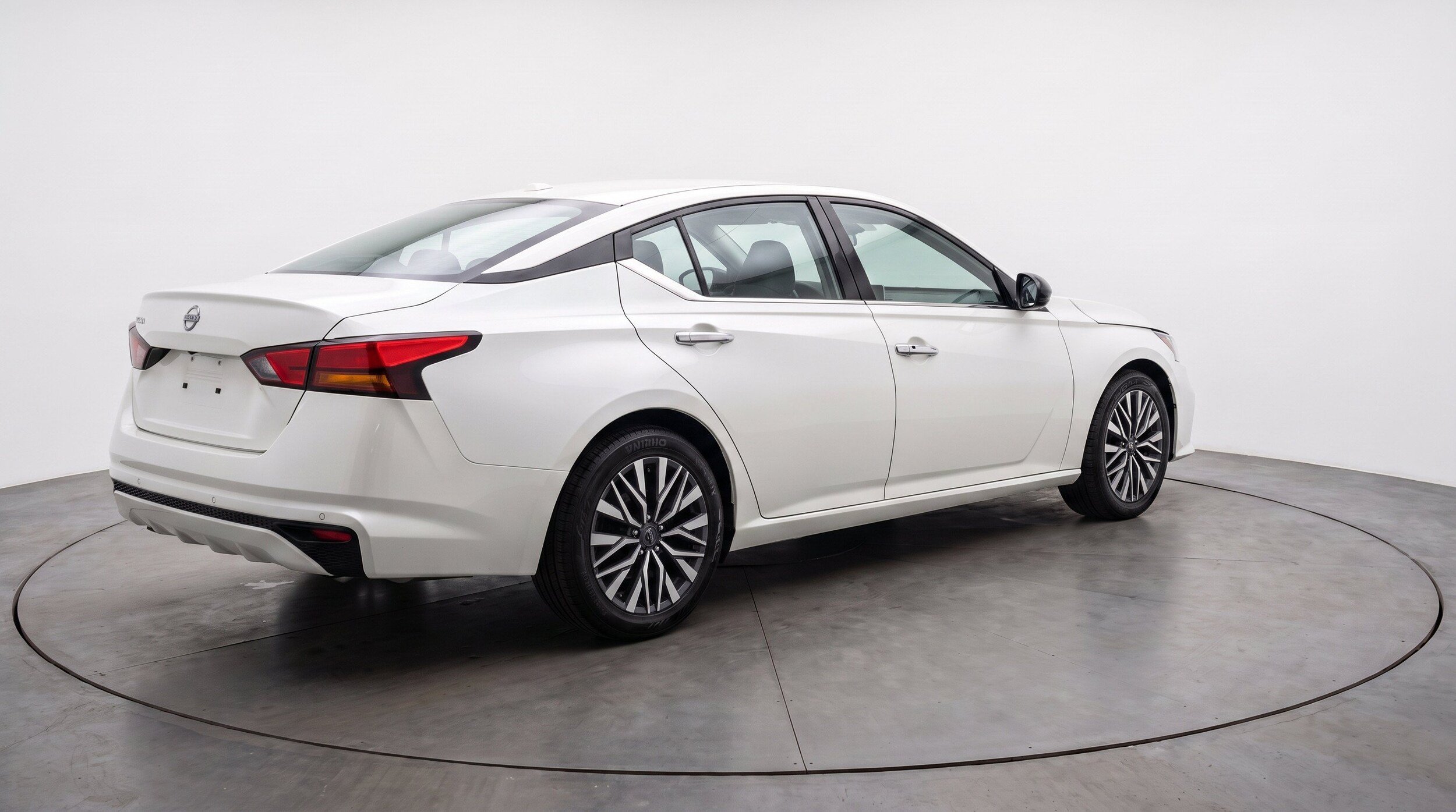 Thumbnail: 2025 Nissan Altima - 9