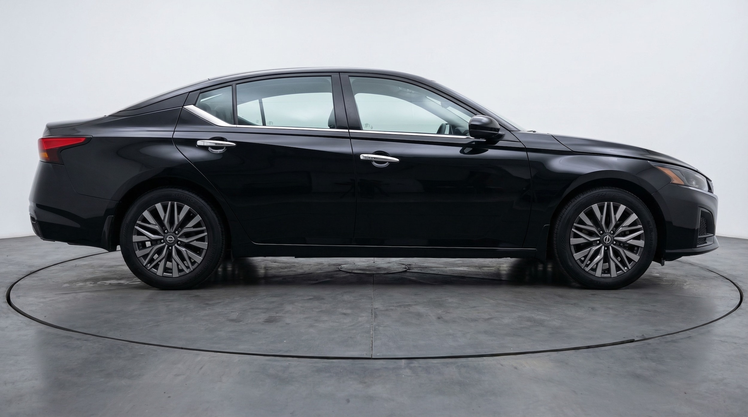 Thumbnail: 2025 Nissan Altima - 8