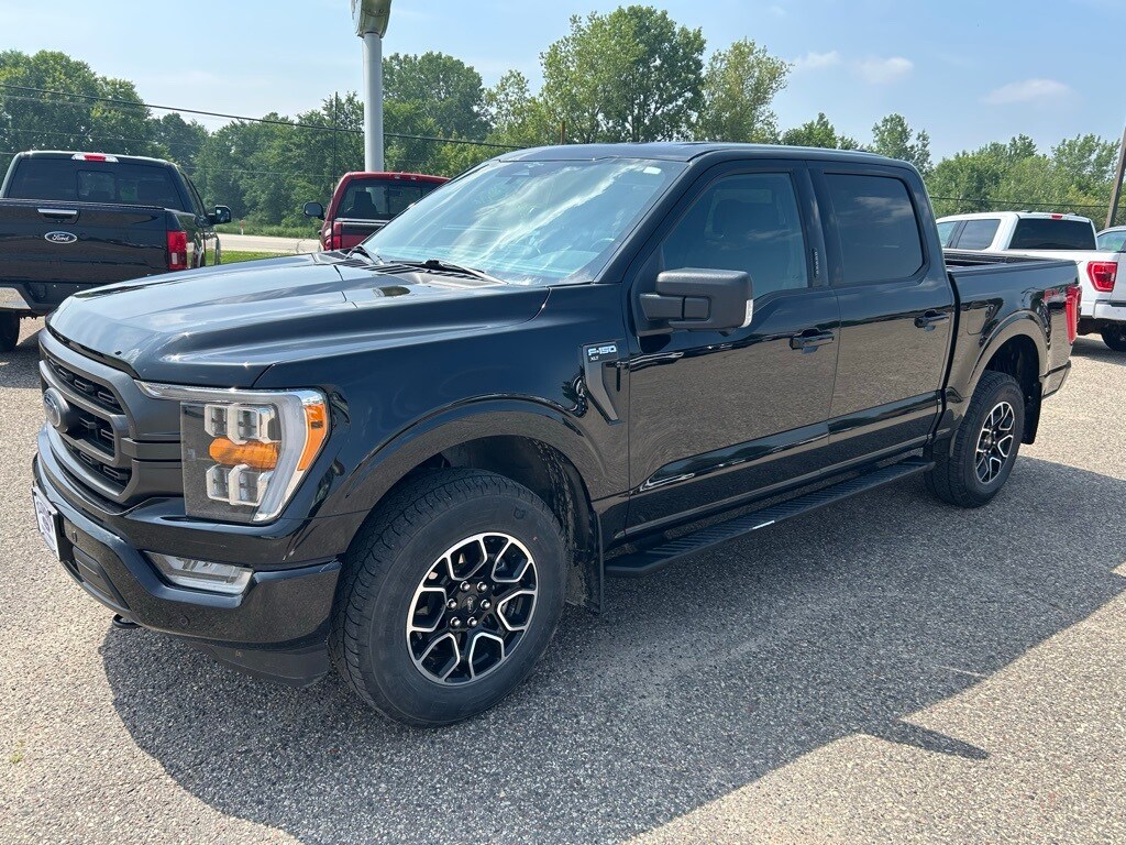 2023 Ford F-150 XLT photo 3