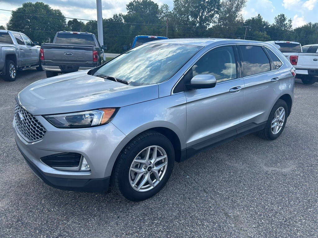 2024 Ford Edge SEL photo 3
