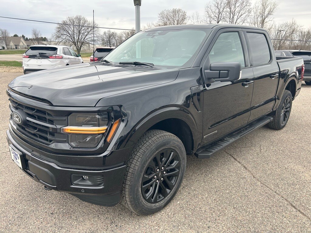 2025 Ford F-150 XLT photo 3